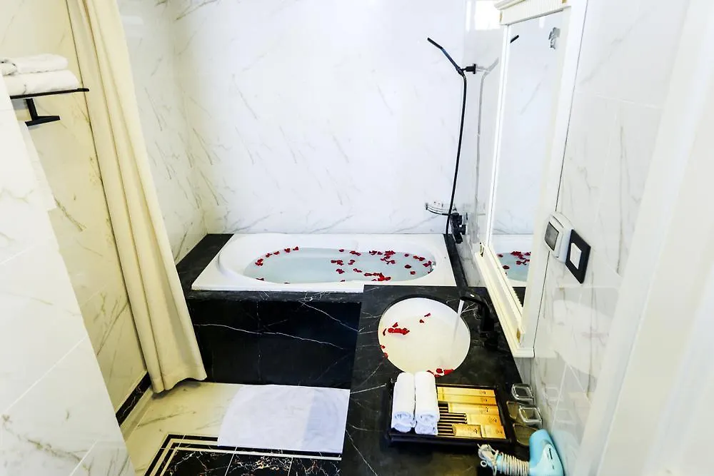 Seventeen Saloon Hotel Da Nang 3*,  Vietnam